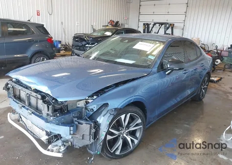 2020 Volvo S60 T6 R-Design из США, поврежденный, VIN 7JRA22TM5LG036434